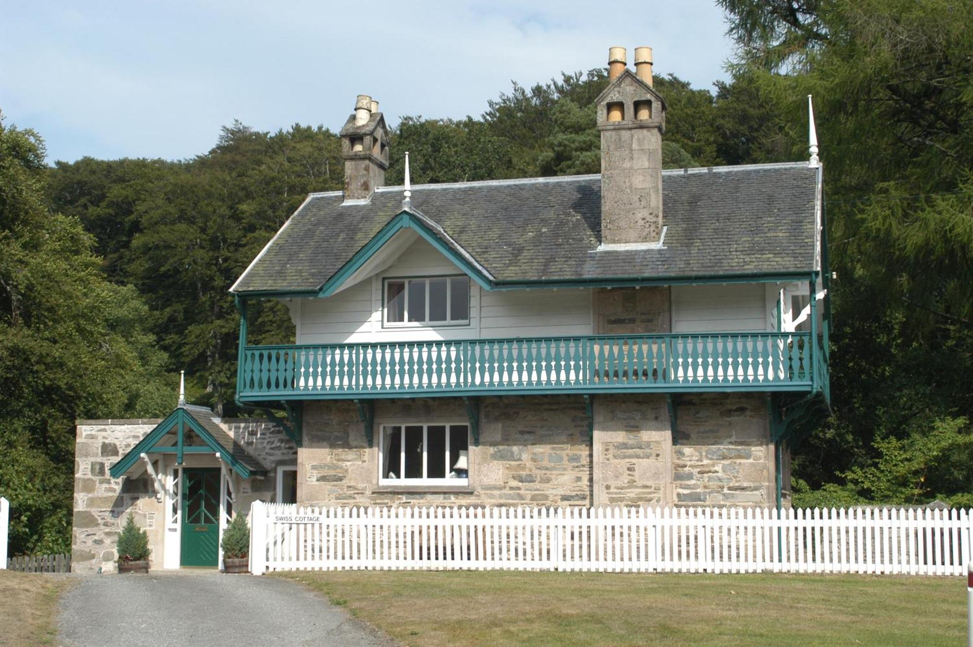 The Delnashaugh Hotel Ballindalloch Exterior photo